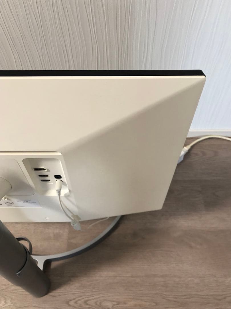 【美品】LG 27UL550-W 27インチ 4K HDR IPS液晶