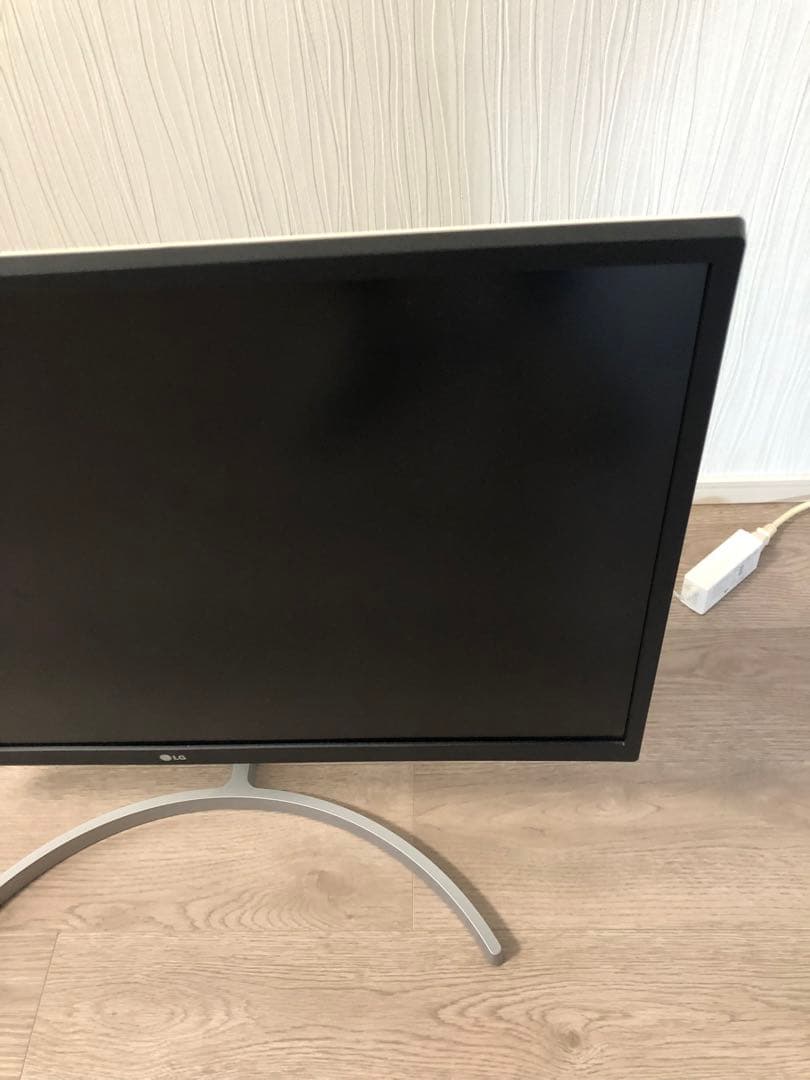 【美品】LG 27UL550-W 27インチ 4K HDR IPS液晶