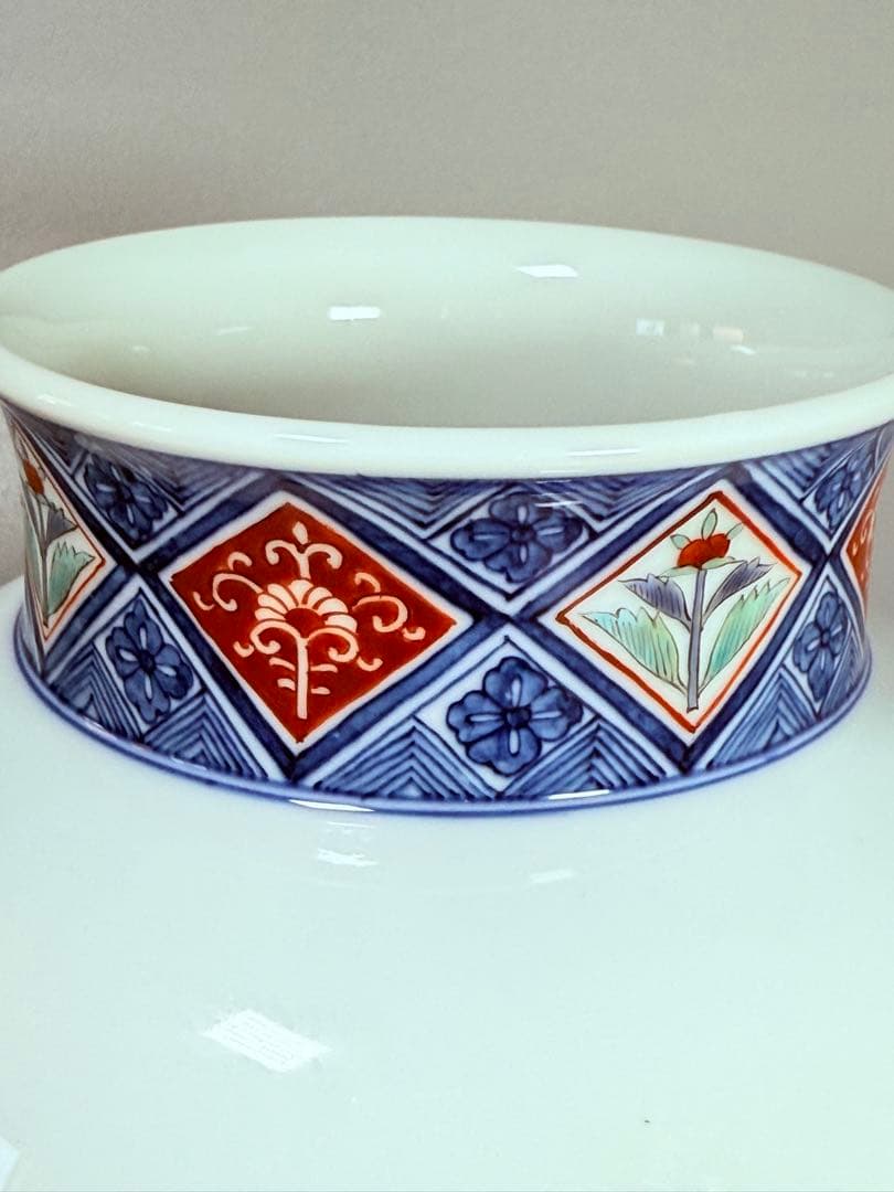 十一代酒井田柿右衛門　渦福　錦花鳥図花瓶　共箱　本物保証　明治～大正時代製