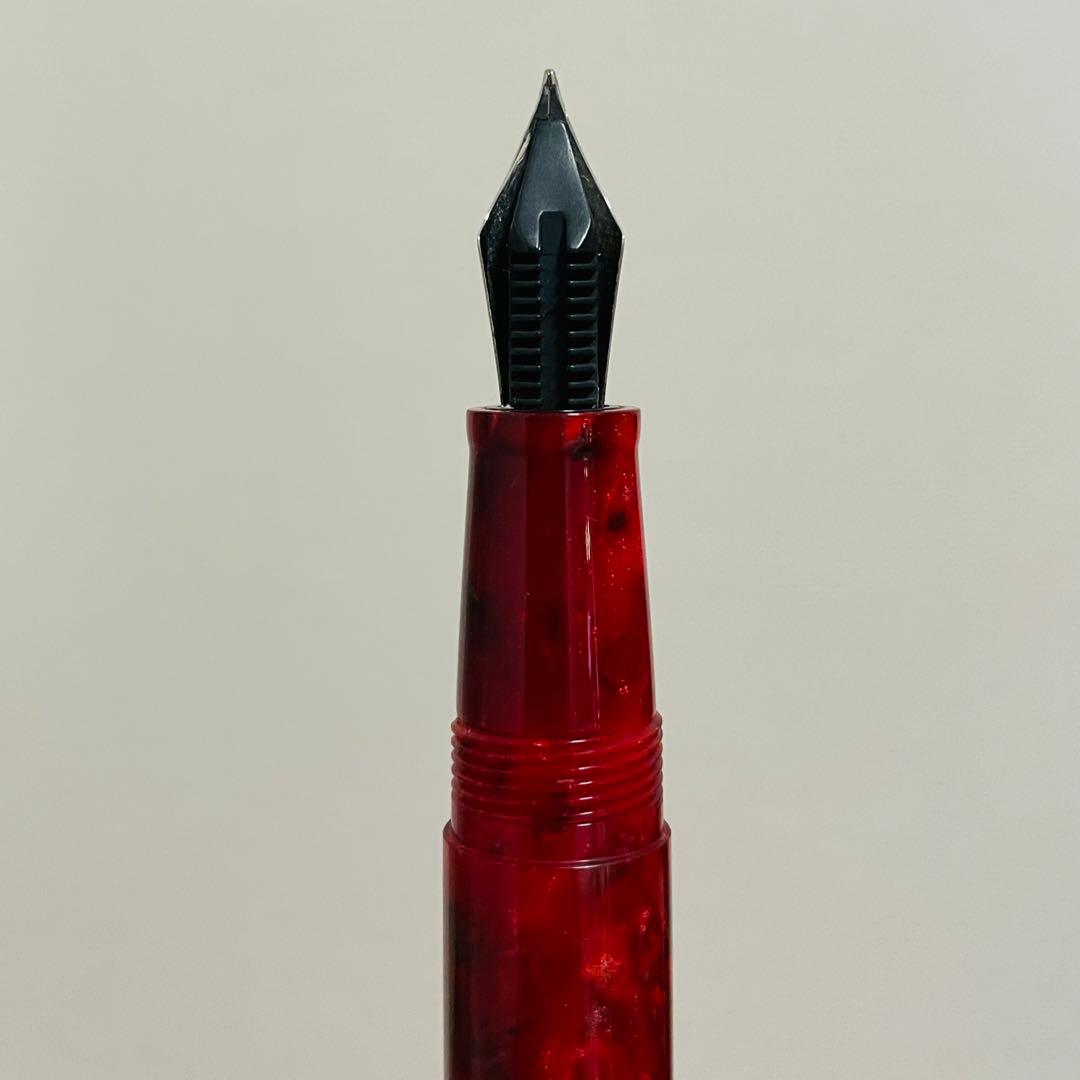 大*輔様 【美品】万年筆 デルタ ドルチェビータ ミィディアム スティログラフィ