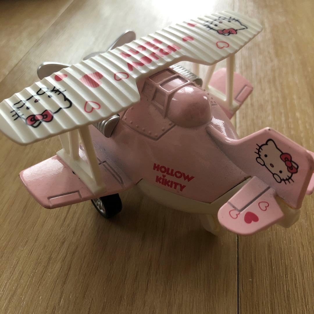 ハローキティ　飛行機　動く