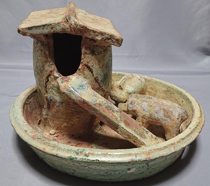 東漢時代　出土品　緑釉銀化陶製猪舎　彩文土器 径27.4㎝
