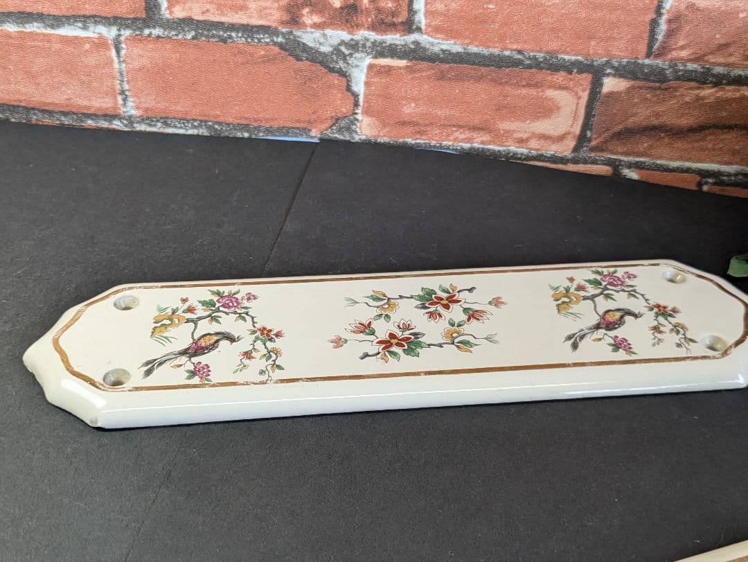 イギリス アンティーク 陶器製 ドアプレート ドア飾り ２枚セット 孔雀