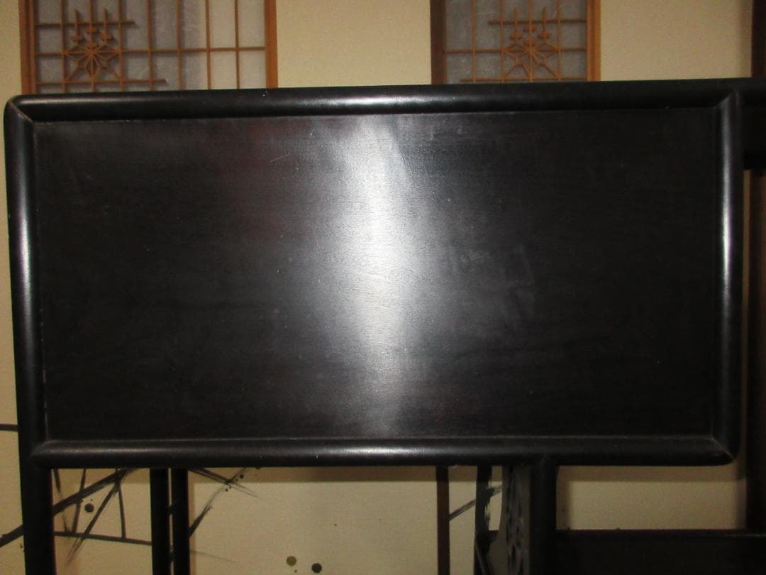 螺鈿細工の飾り棚　茶箪笥　段違い　和風飾り棚　 貝殻装飾付き　希少