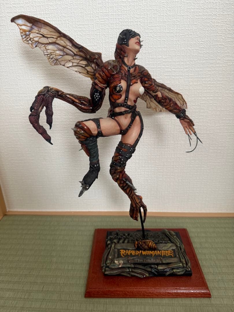 フィギュア Raped!! Woman Beeフューチャーモデルズ 完成品