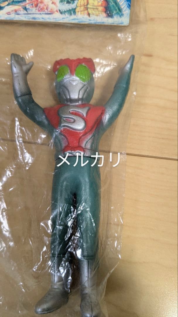 仮面ライダー　ストロンガー　ソフビ　パチ物　未開封