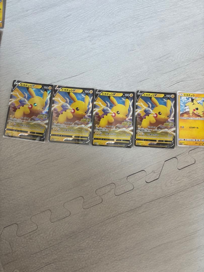 ピカチュウ ピカピカ プロモ 124/S-P メス 25枚　傷なし　オマケ付き