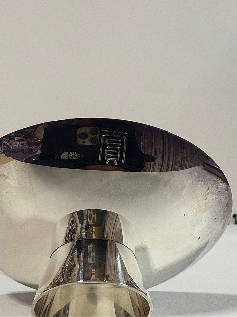 銀製 花モチーフ ブローチ銀皿　68、5g