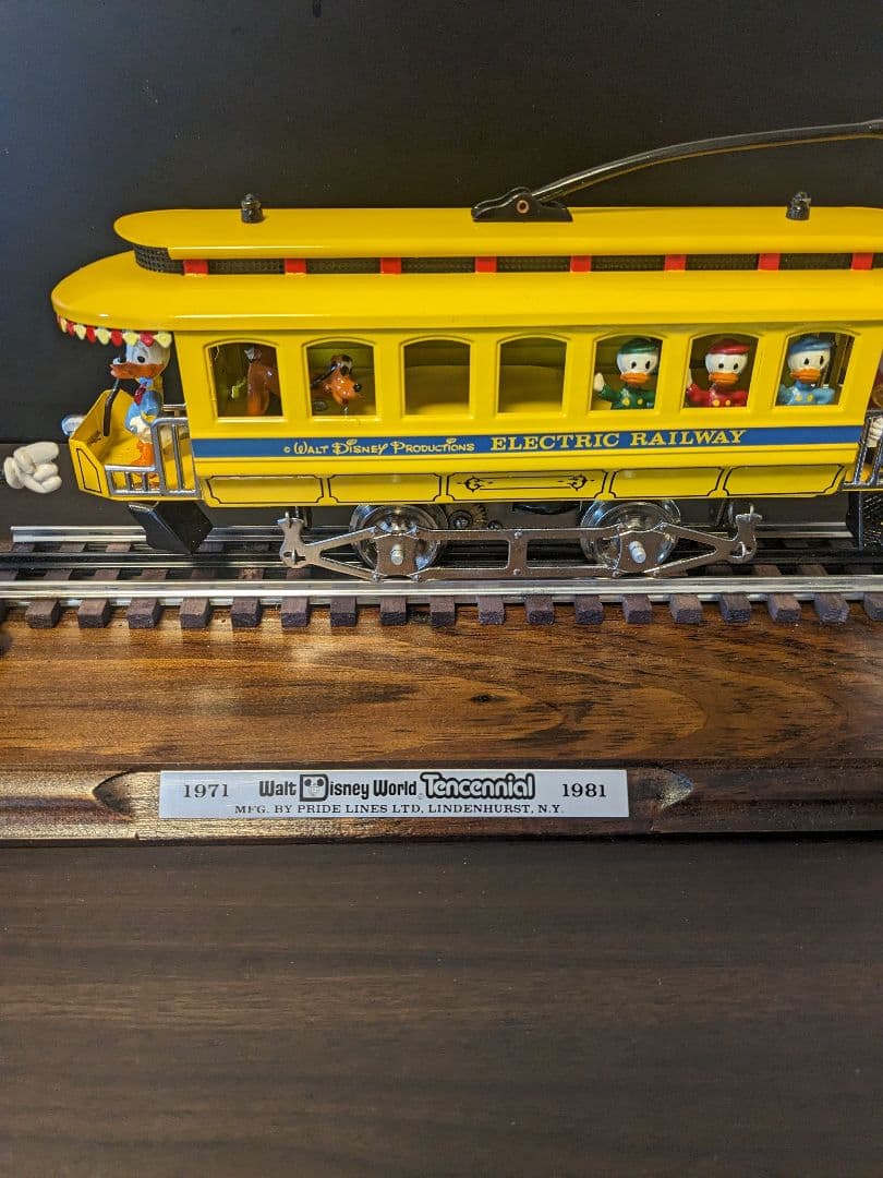 ディズニー ミッキー 電車フィギュア 10周年記念モデル