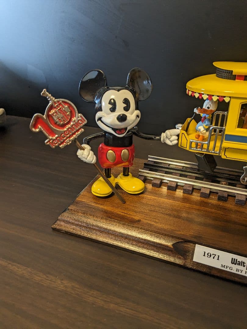 ディズニー ミッキー 電車フィギュア 10周年記念モデル