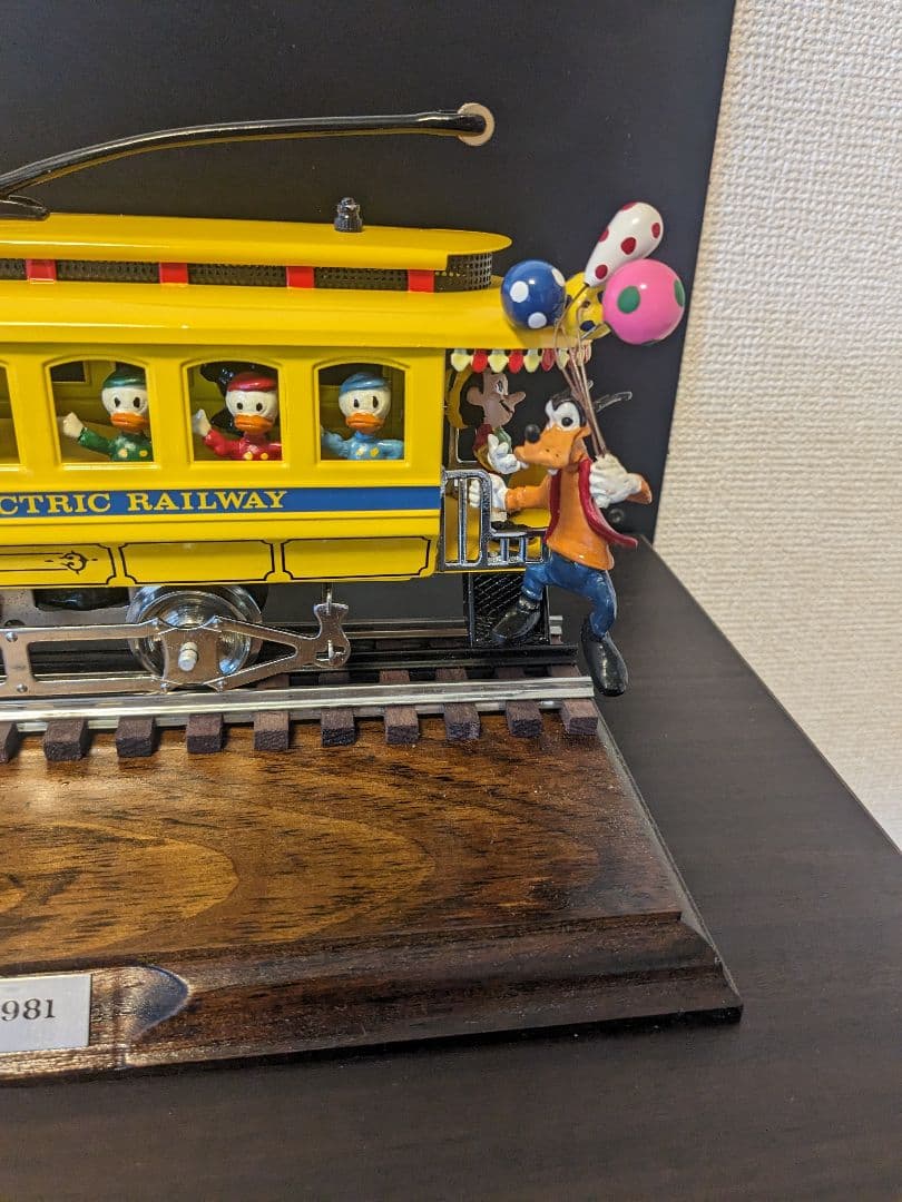 ディズニー ミッキー 電車フィギュア 10周年記念モデル