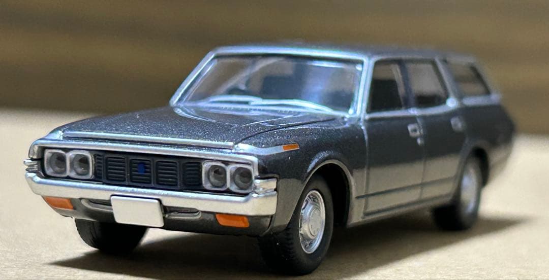 トミカリミテッドヴィンテージネオ トヨタ クラウン バンデラックス