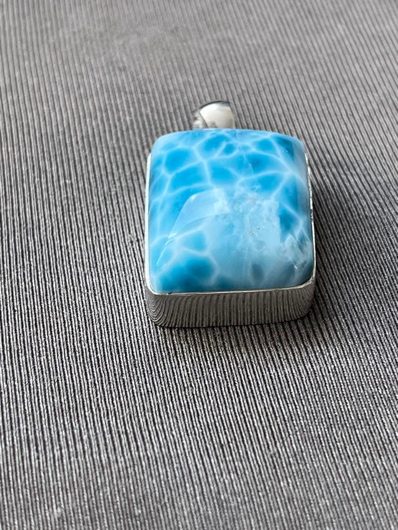 天然石ラリマー☆高品質！スクエア型ペンダントトップ☆濃い！ブルー＆模様が美しい！