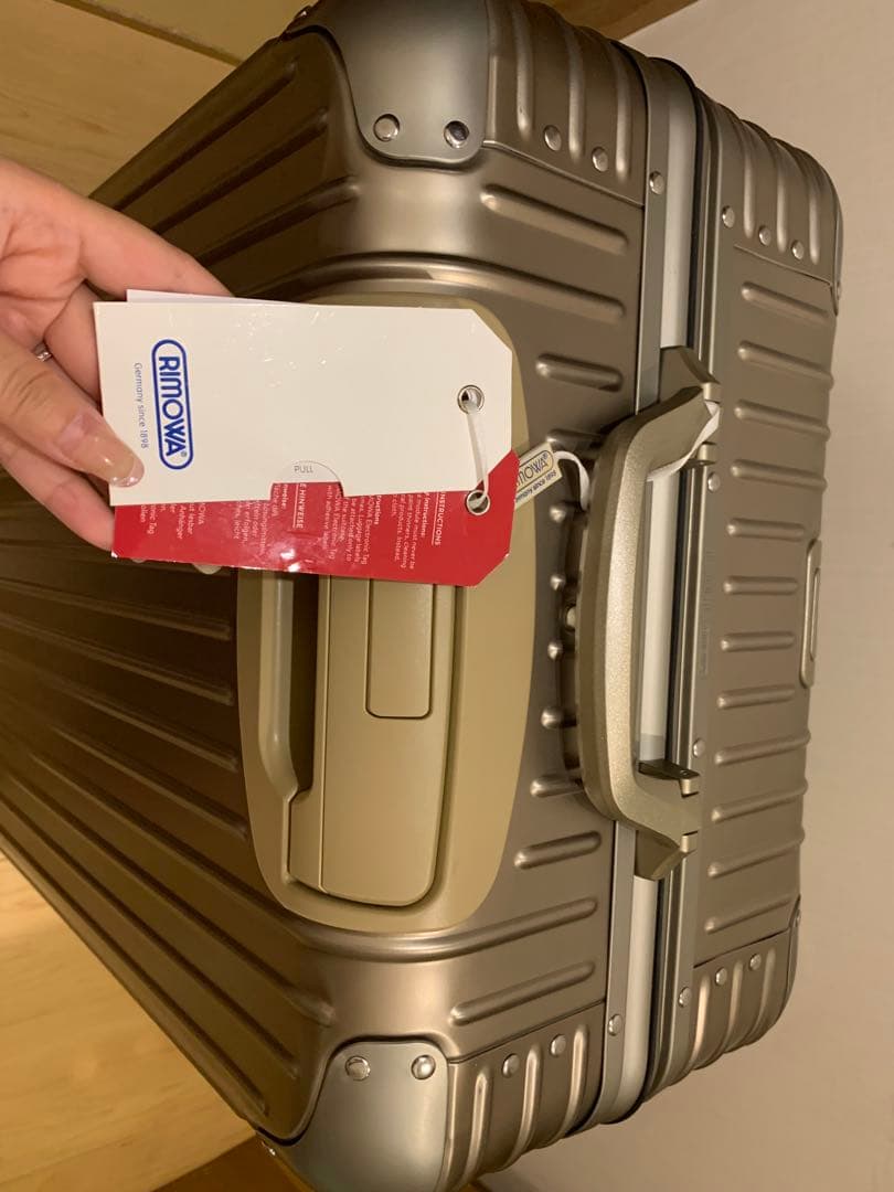 リモワRIMOWAトパーズ　チタニウム　キャリーケース67L
