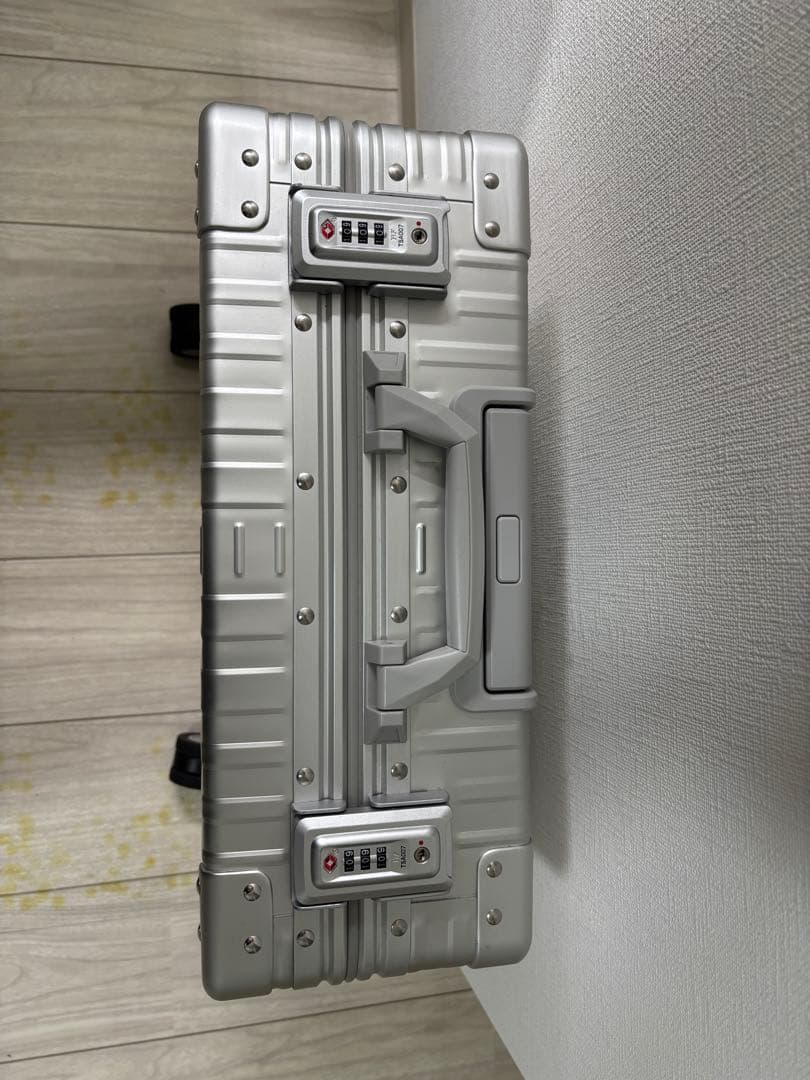 【2025年7月購入】NEO KEEPR アルミ スーツケース 24L