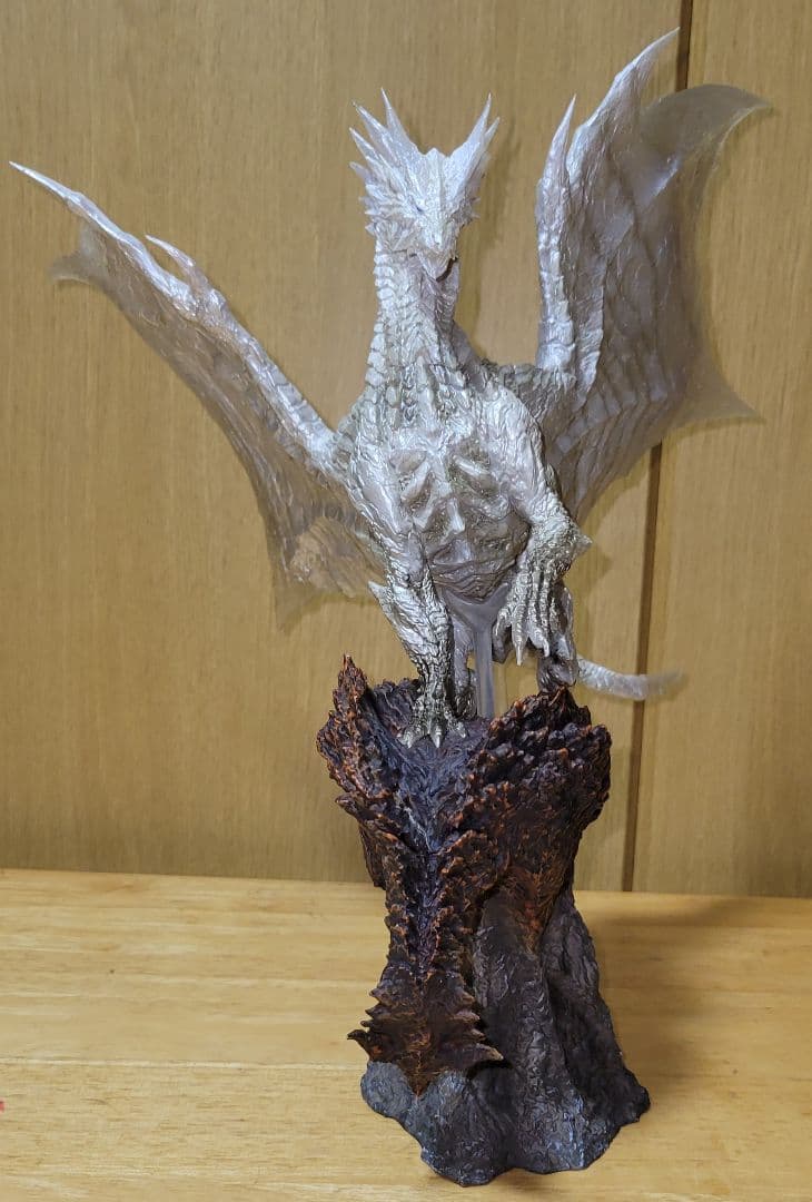 クシャルダオラ（脱皮） フィギュア モンスターハンター クリエイターズモデル