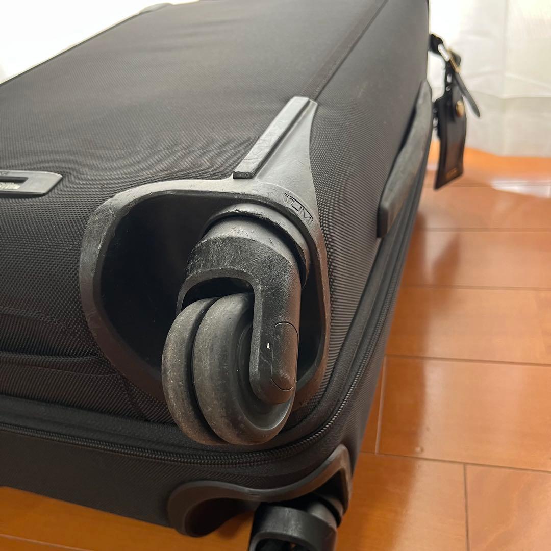 TUMI ALPHA インターナショナル デュアルアクセス ブラックゴールド
