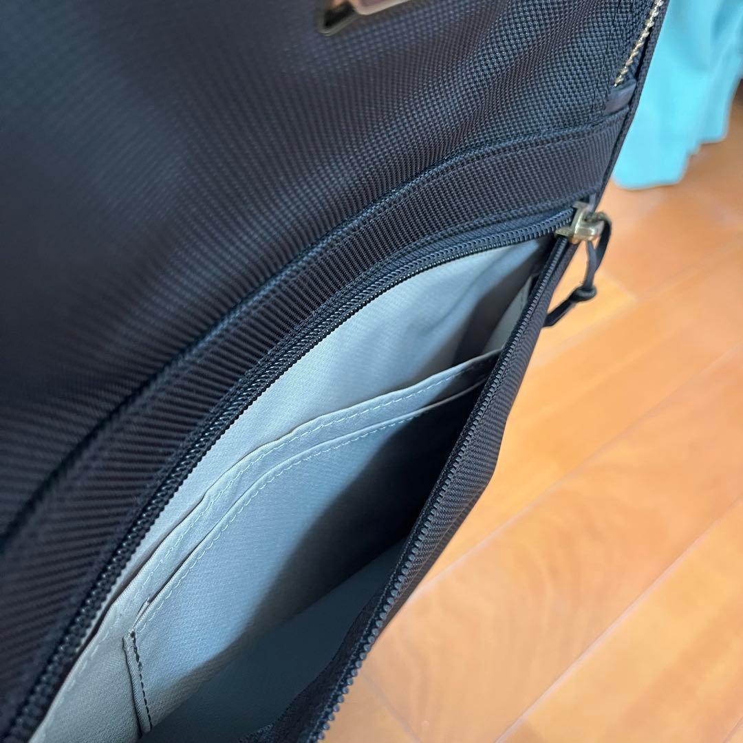 TUMI ALPHA インターナショナル デュアルアクセス ブラックゴールド