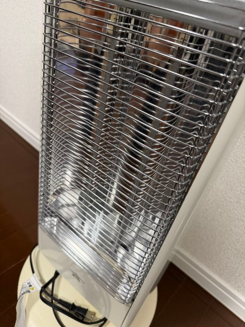 アラジン 電気ストーブ遠赤グラファイトヒーター 2022年製 AEH-G100B