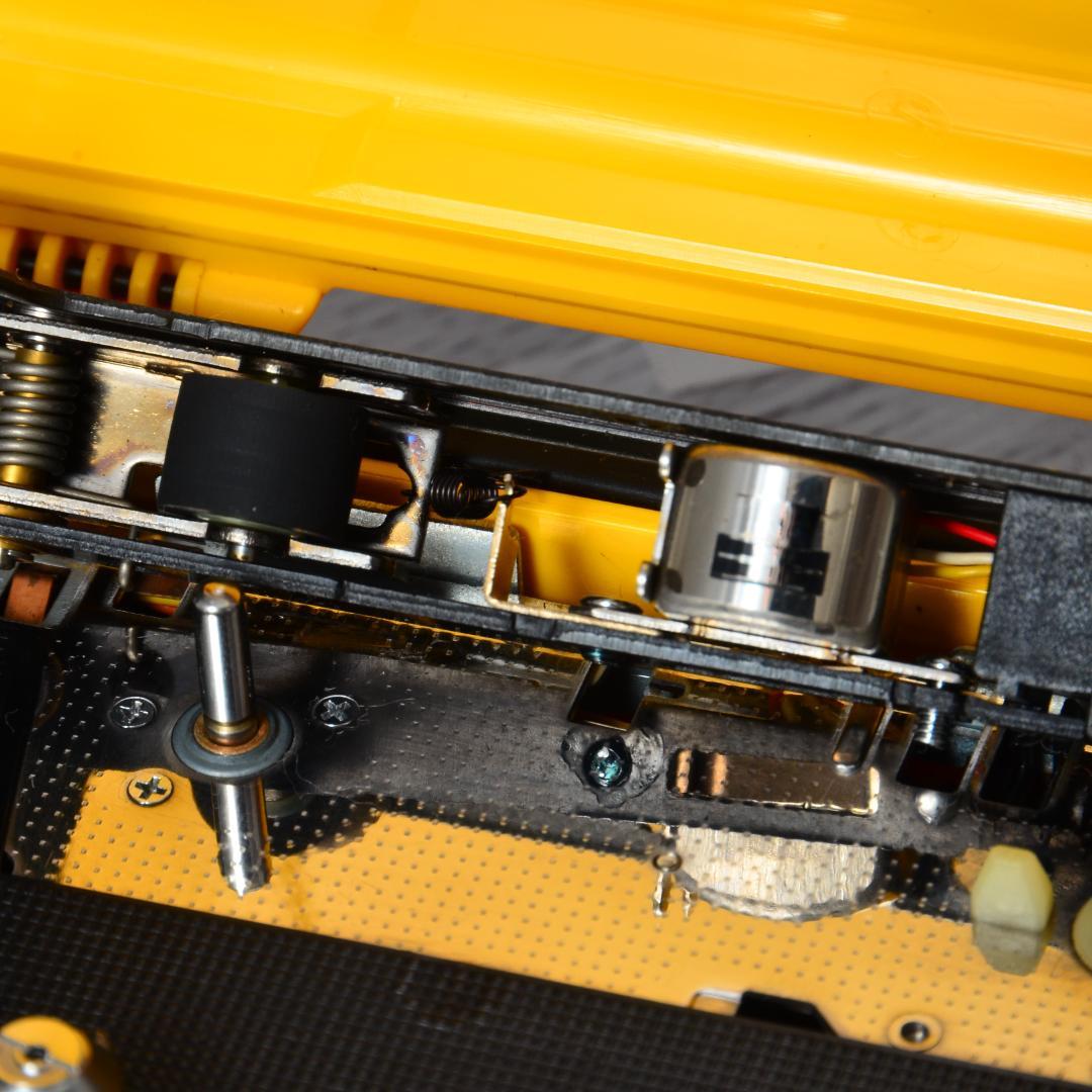 SONY WALKMAN WM-F5 スポーツウォークマン イエロー 整備済