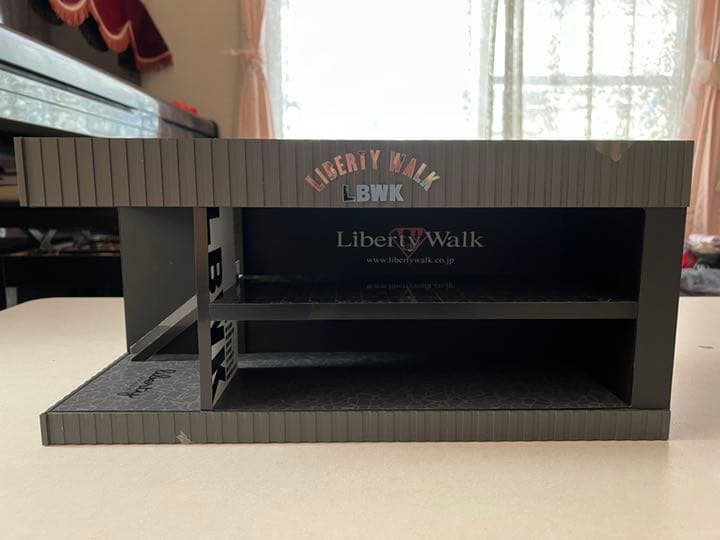 80台限定品！ イグニッションモデル 1/64 LBショールーム ジオラマ