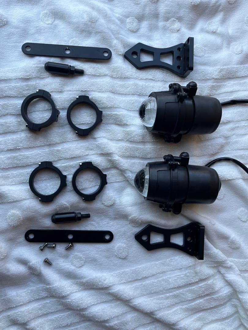 縦2連プロジェクターヘッドライト