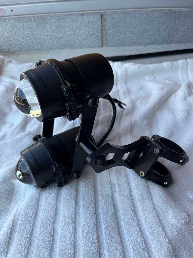 縦2連プロジェクターヘッドライト