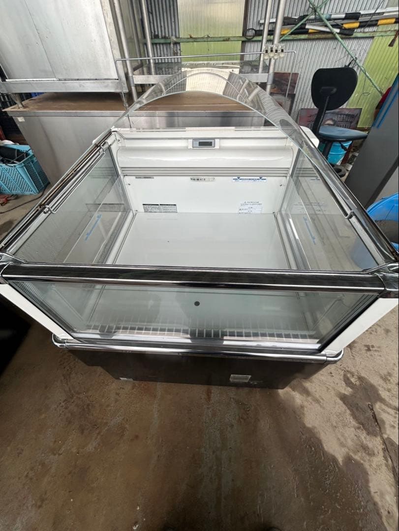 値下げ中業務用冷凍ショーケースBIEG-103F ショーケース 750W2台