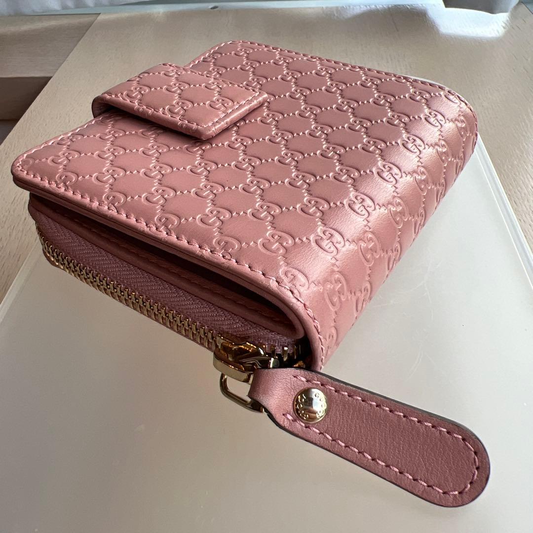 最終価格・GUCCIレザー 二つ折り財布モーブピンク色GGロゴ入り新品未使用美品