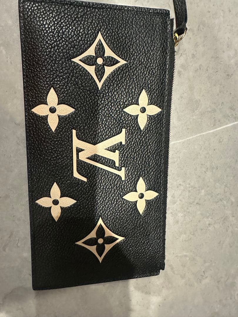 ぷー　ルイヴィトンポシェットフェリシー