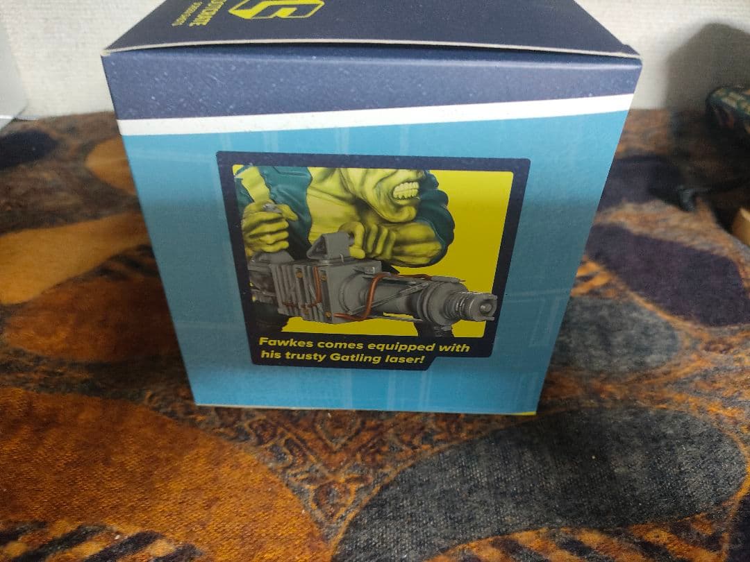 公式グッズFallout Fawkes フィギュア ガトリングレーザー付き