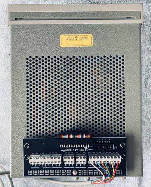 HP/Agilent 11713A アッテネータ/スイッチ・ドライバ