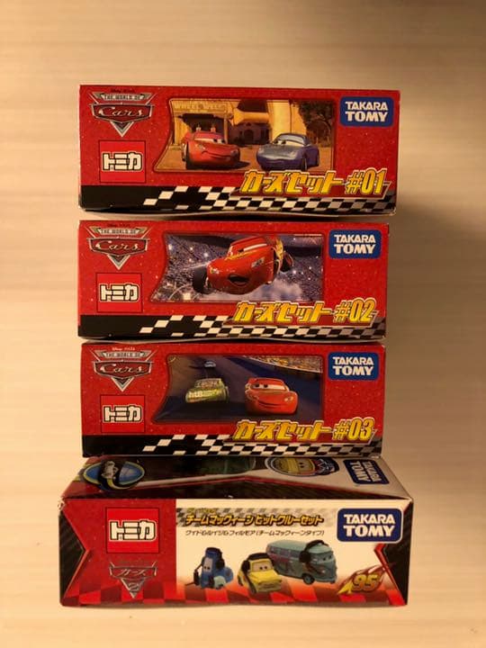 トミカ カーズセット チームマックィーンとピットクルーセット 4点セット