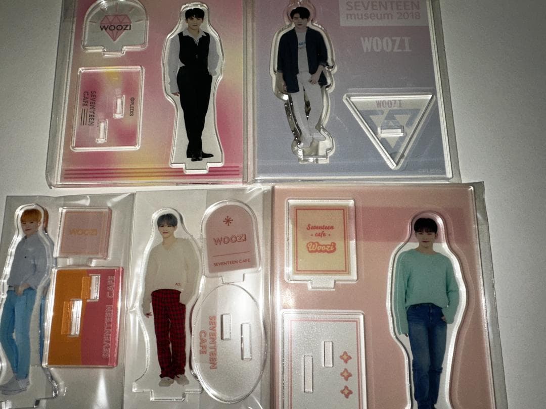 SEVENTEEN セブチ 缶バッジ アクスタ アクキー マグネット