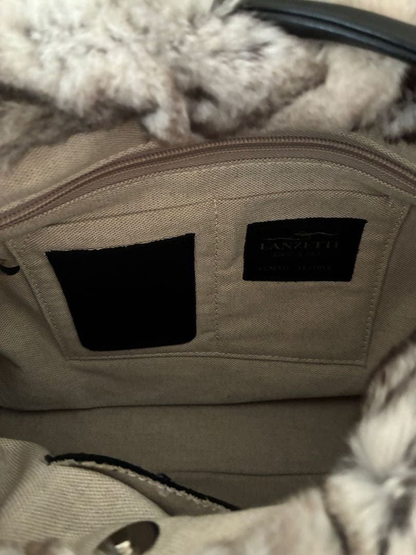 LANZETTI 軽くて肩掛けできるファーバッグ　★手触りの良いファーです