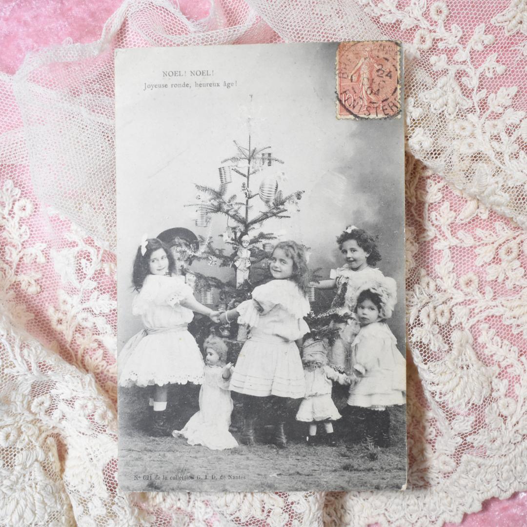 *アンティークポストカード　1904年のクリスマスを楽しむお人形と少女たち