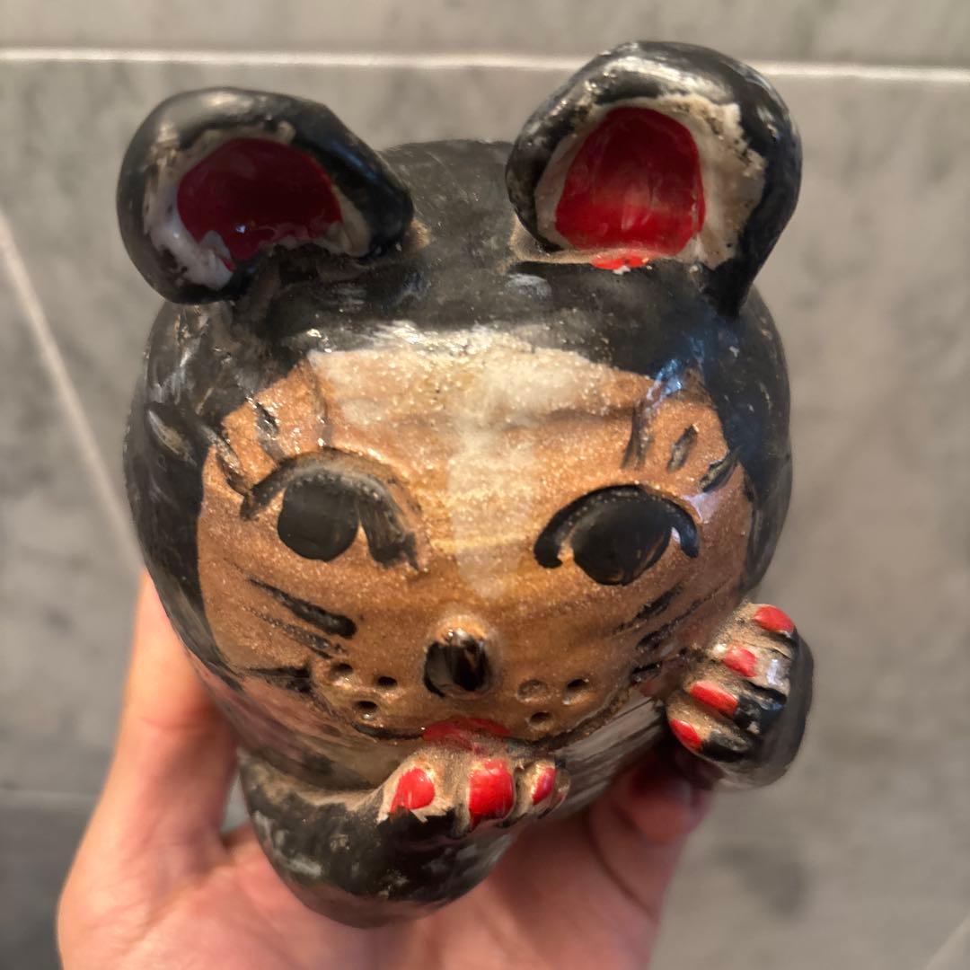 作家さんによるお茶目で可愛らしくとても雰囲気のある猫の陶器