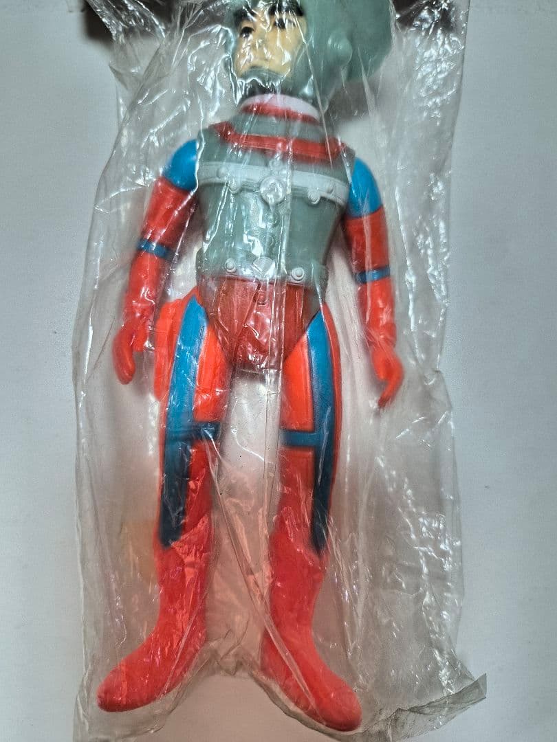 ウルトラマンタローブルマァクの怪獣シリーズZAT隊員東光太郎役篠田三郎サイン入り