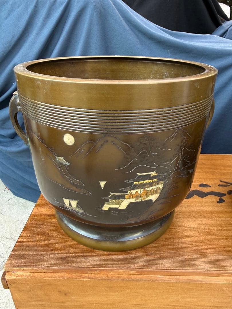 宣徳火鉢 山水画風　2個　箱入り　灰入り