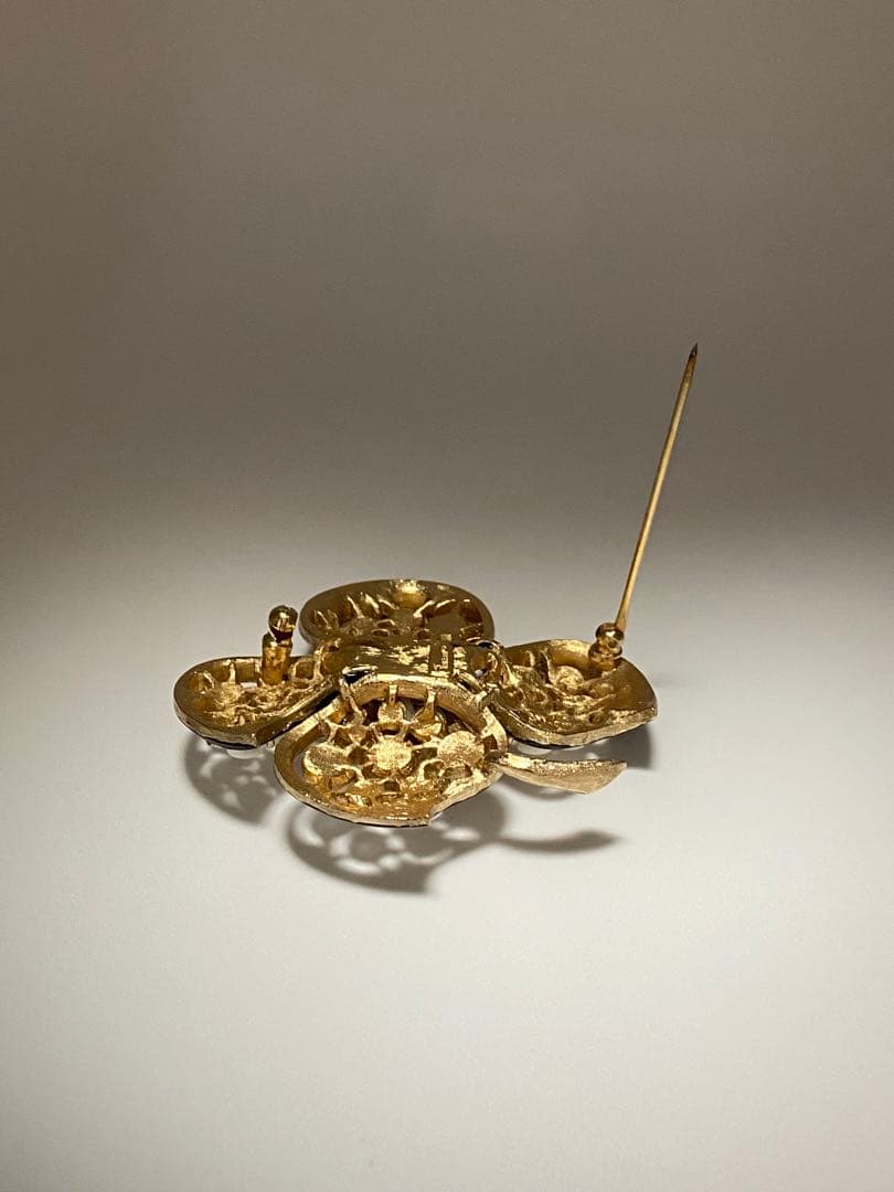 lotuscloud 2489⭐️TRIFARI トリファリ ブローチ ビンテージ