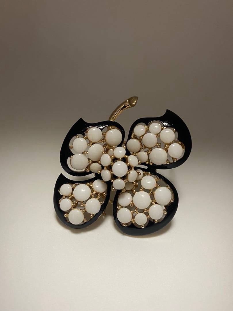 lotuscloud 2489⭐️TRIFARI トリファリ ブローチ ビンテージ