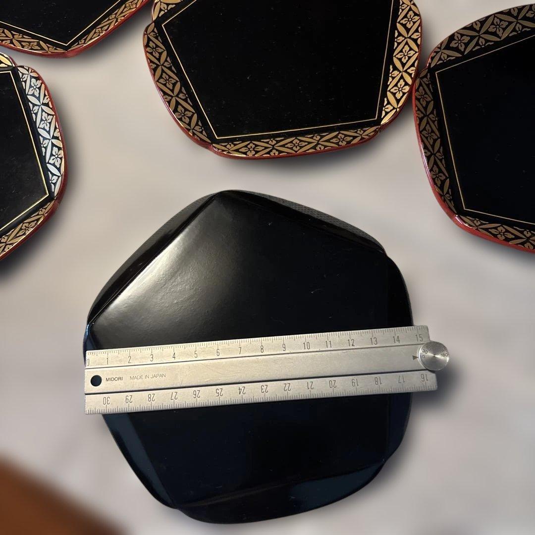 輪島塗りの菓子器　(12枚)手縫いの緩衝布付