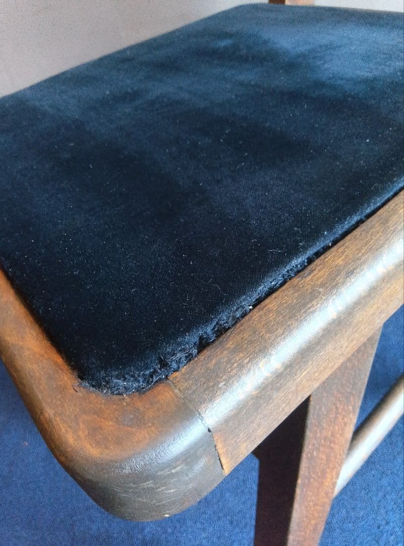 木製子供用チェア 直線的デザイン　ヴィンテージ　レトロ