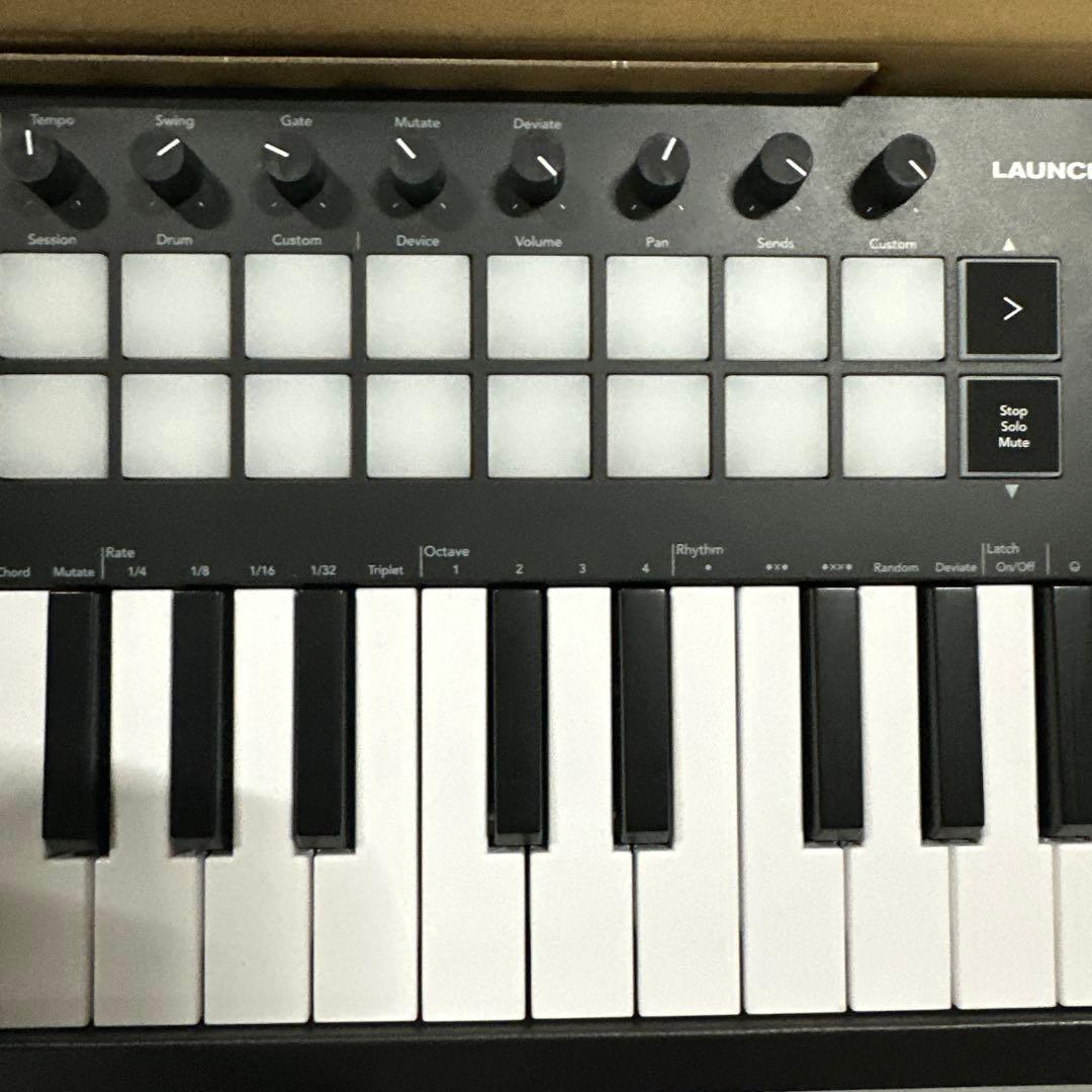novation LAUNCHKEY MINI MK3 MIDIキーボード