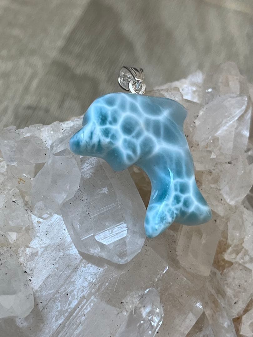 天然石☆高品質！ラリマーイルカ型☆濃いブルー＆ラリマーらしい模様＆形が美しい！