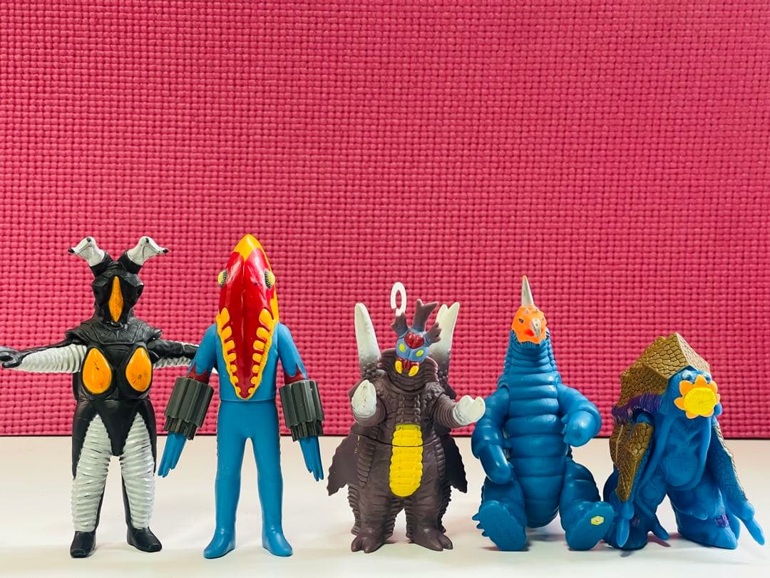 ❁在庫一掃SALE❁ 怪獣シリーズ61体＋おまけ1体付き　ソフビ　まとめ売り