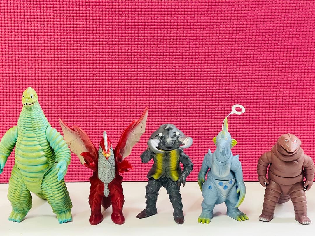 ❁在庫一掃SALE❁ 怪獣シリーズ61体＋おまけ1体付き　ソフビ　まとめ売り