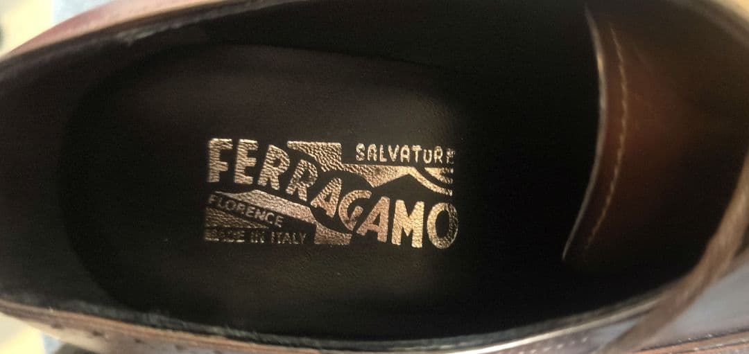 12/26まで値下げ　【未使用】 フェラガモ　8EE(26〜26.5cm相当)