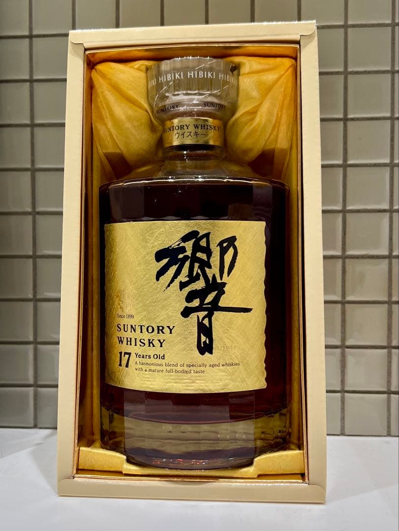 サントリー ウイスキー 響 17年 ゴールドラベル 750ml 箱付
