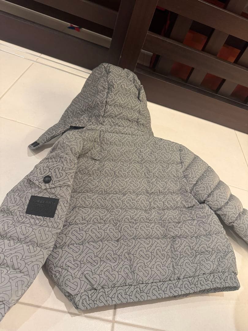 Burberry（バーバリー）グレー キッズアウター 3Y（98cm）